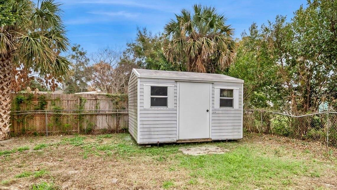 Image 5 of 36 For 716 Avenue I Ne