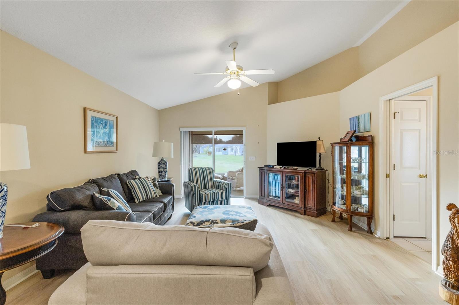 Image 4 of 21 For 4183 Cobblestone Drive