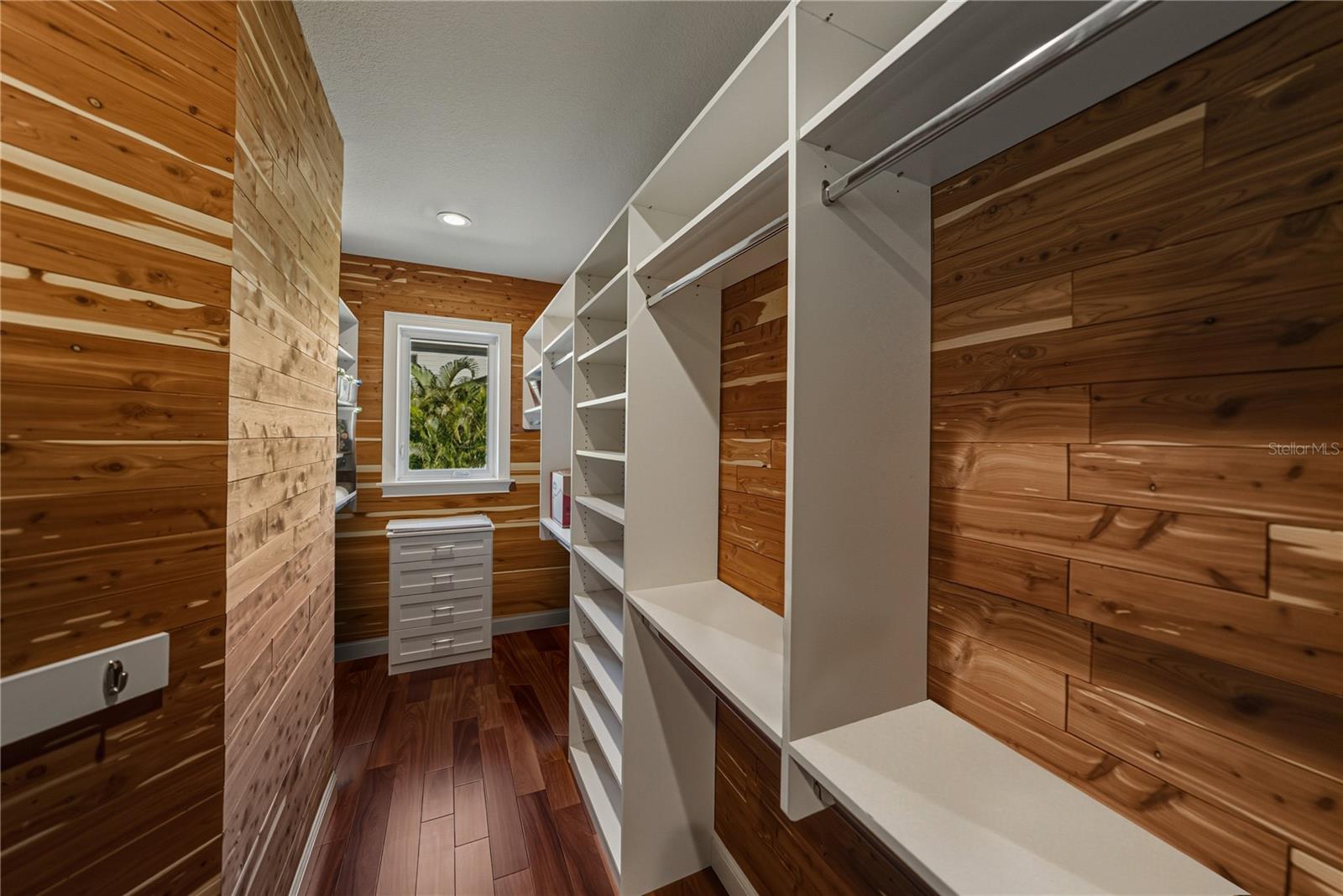 Image 29 of 91 For 125 Burns Road