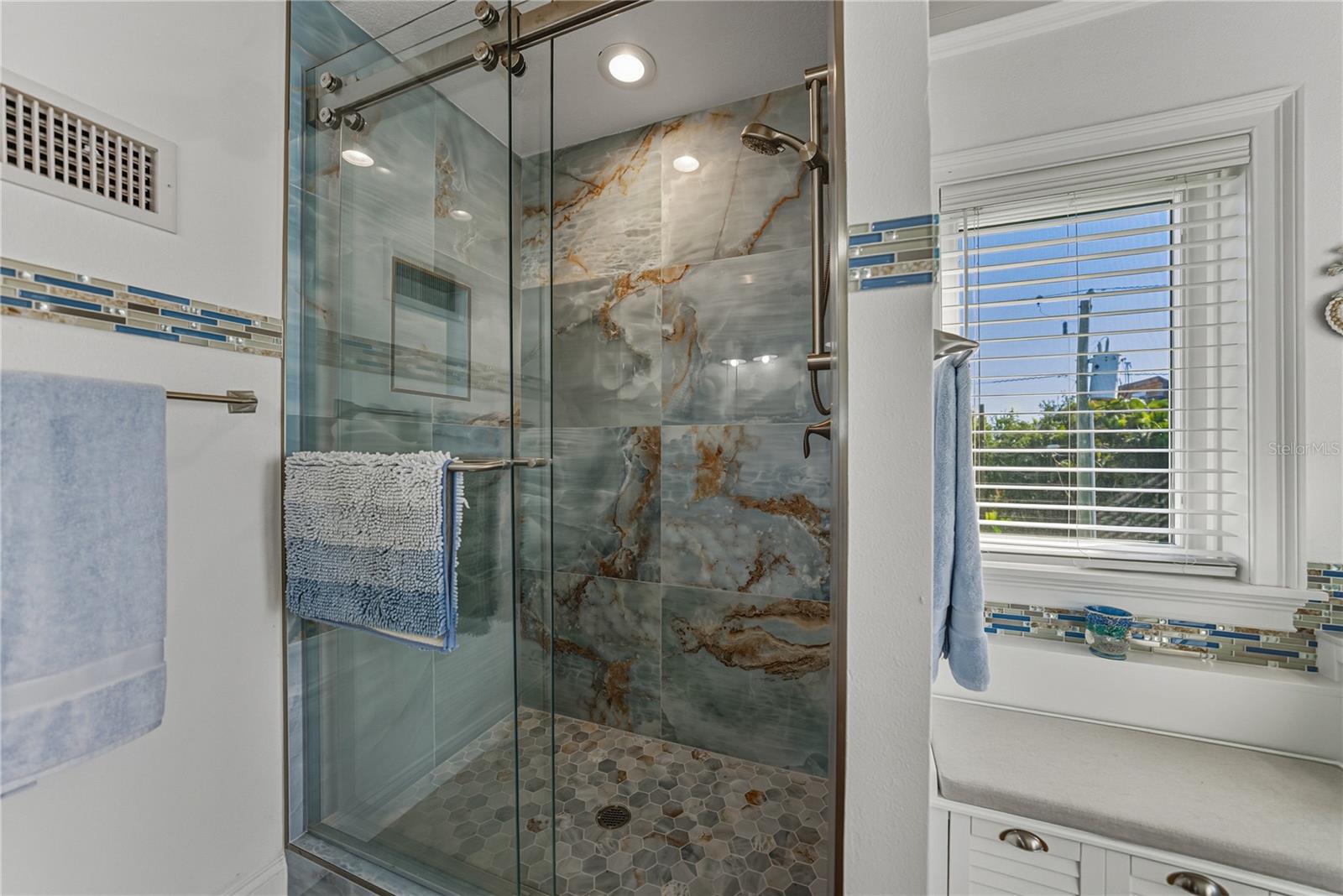 Image 37 of 91 For 125 Burns Road