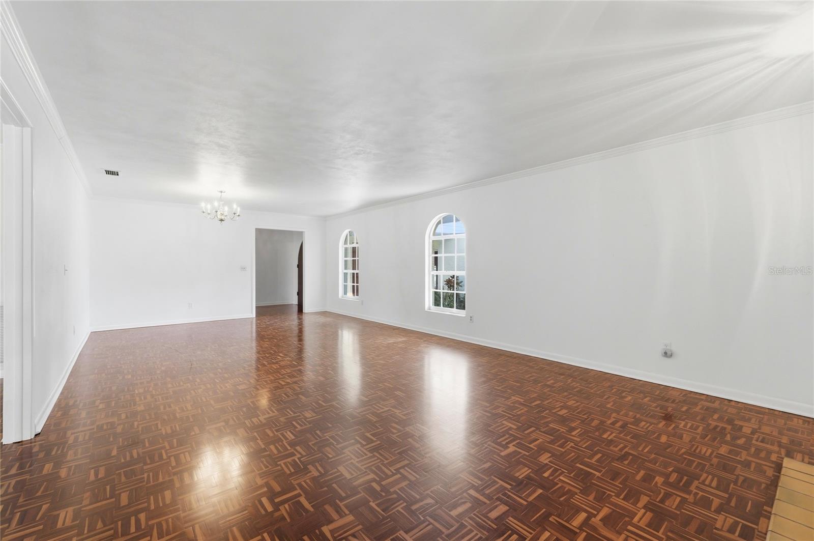 Image 11 of 48 For 6742 Winterset Gardens Road