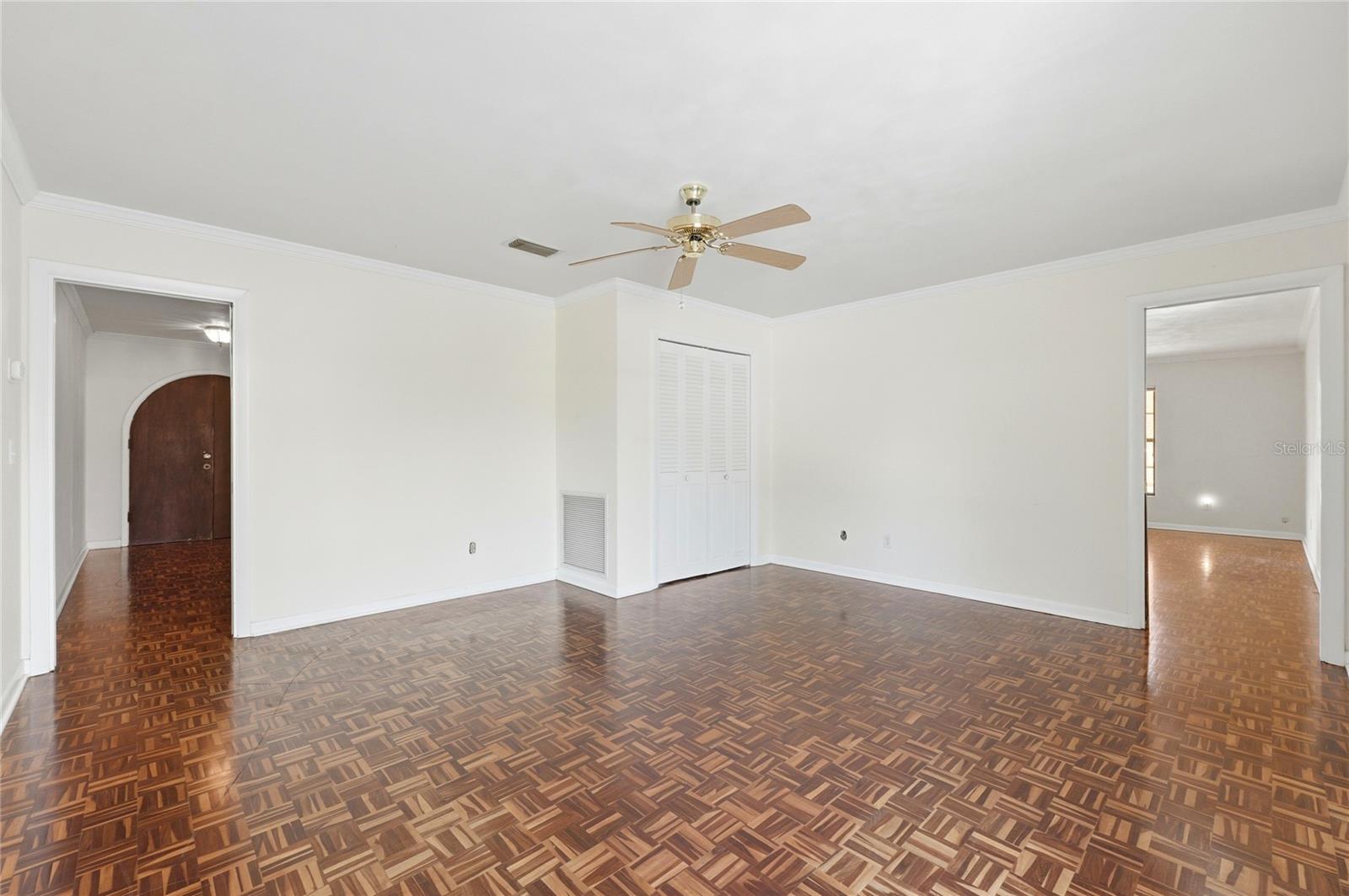 Image 16 of 48 For 6742 Winterset Gardens Road