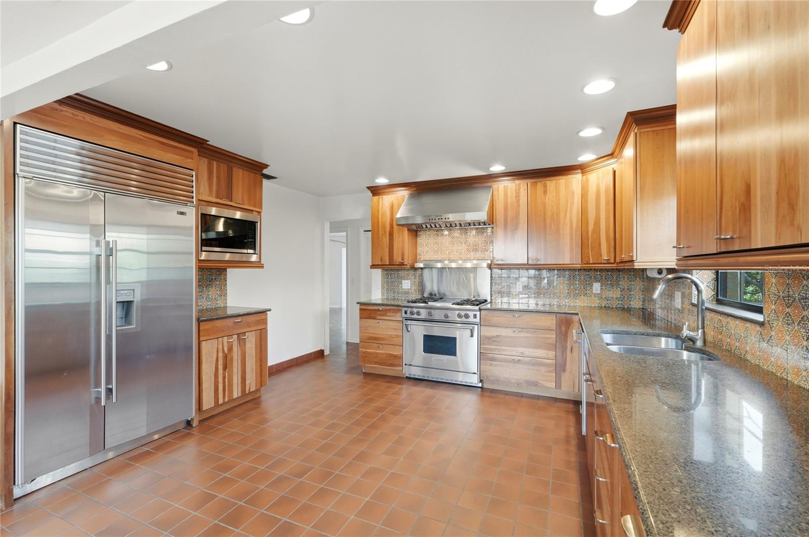 Image 18 of 48 For 6742 Winterset Gardens Road