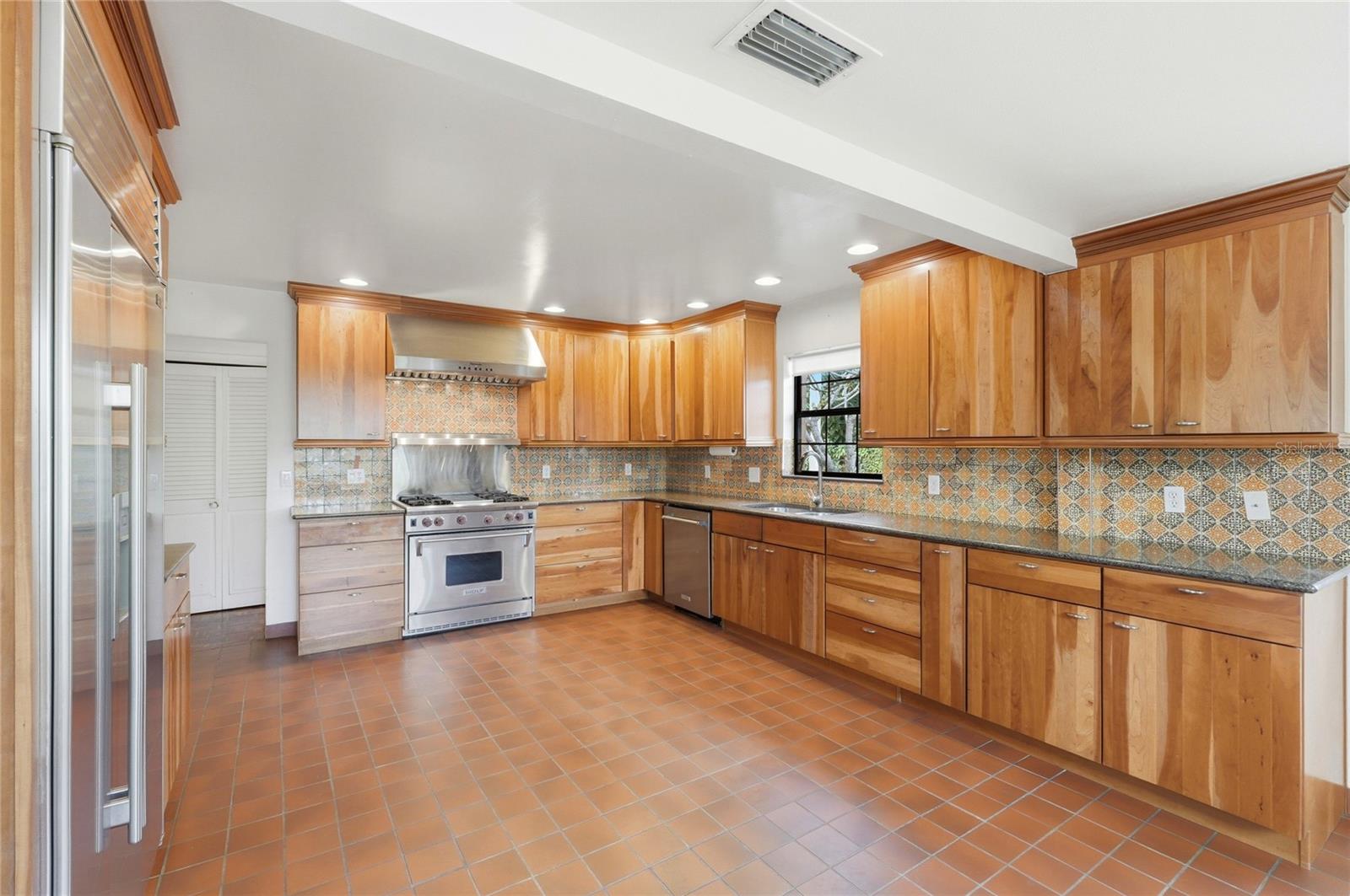 Image 19 of 48 For 6742 Winterset Gardens Road