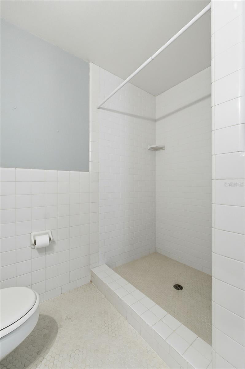 Image 25 of 48 For 6742 Winterset Gardens Road