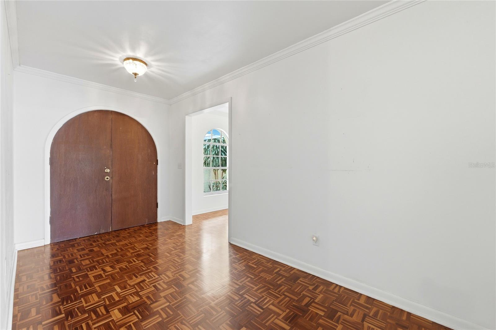 Image 7 of 48 For 6742 Winterset Gardens Road