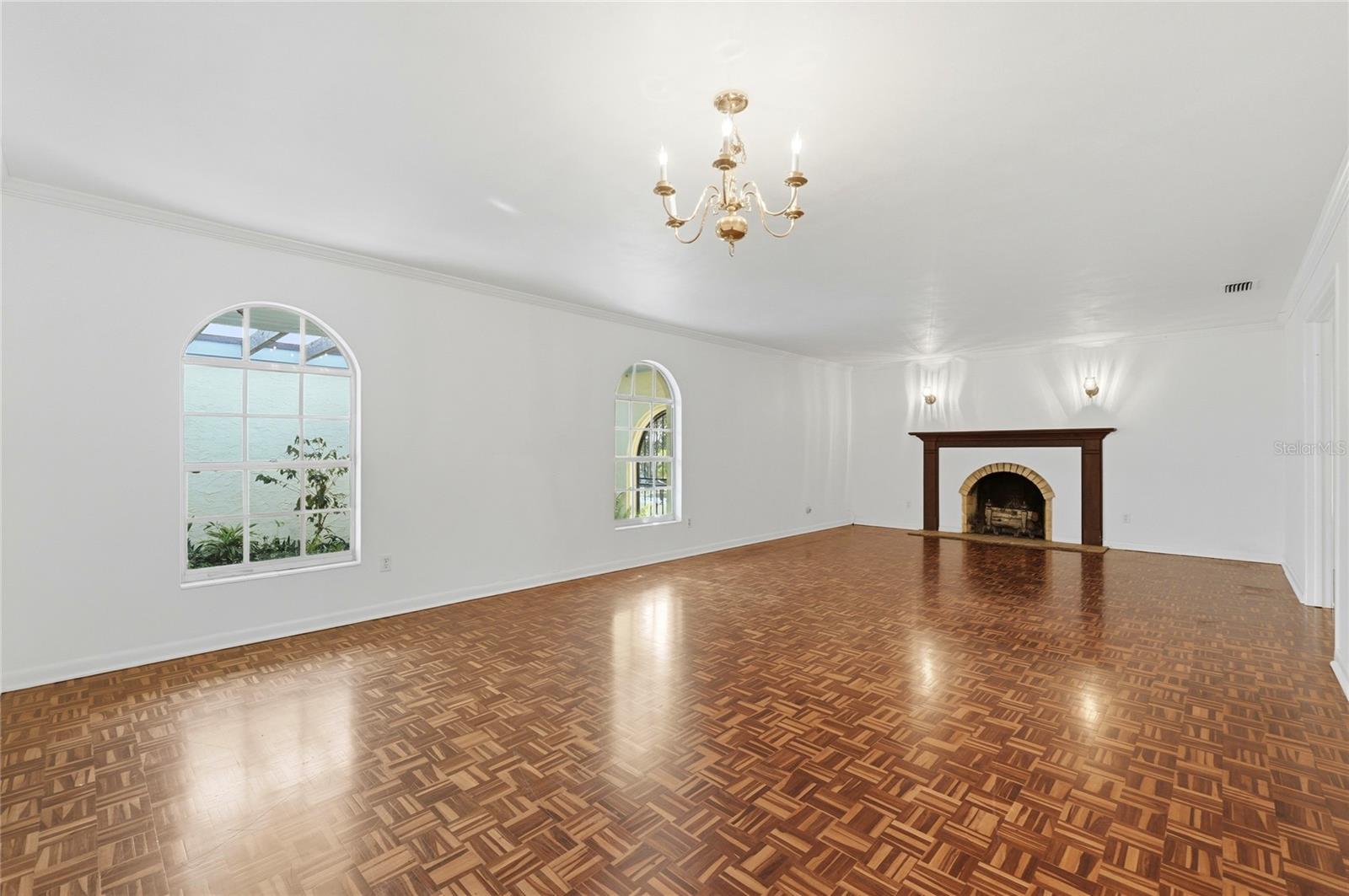 Image 9 of 48 For 6742 Winterset Gardens Road