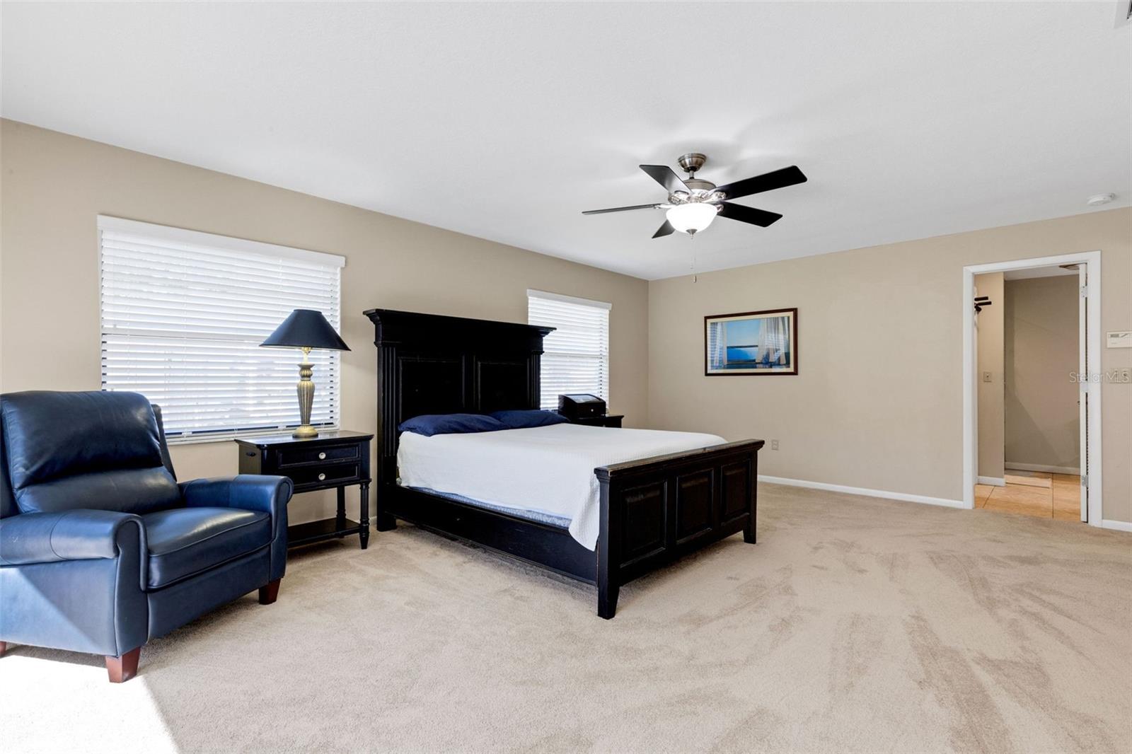 Image 21 of 53 For 6318 Oak Square W