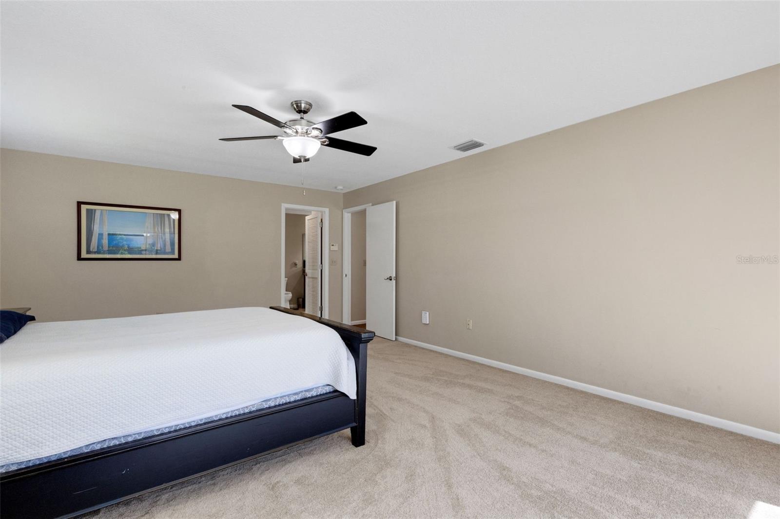 Image 22 of 53 For 6318 Oak Square W