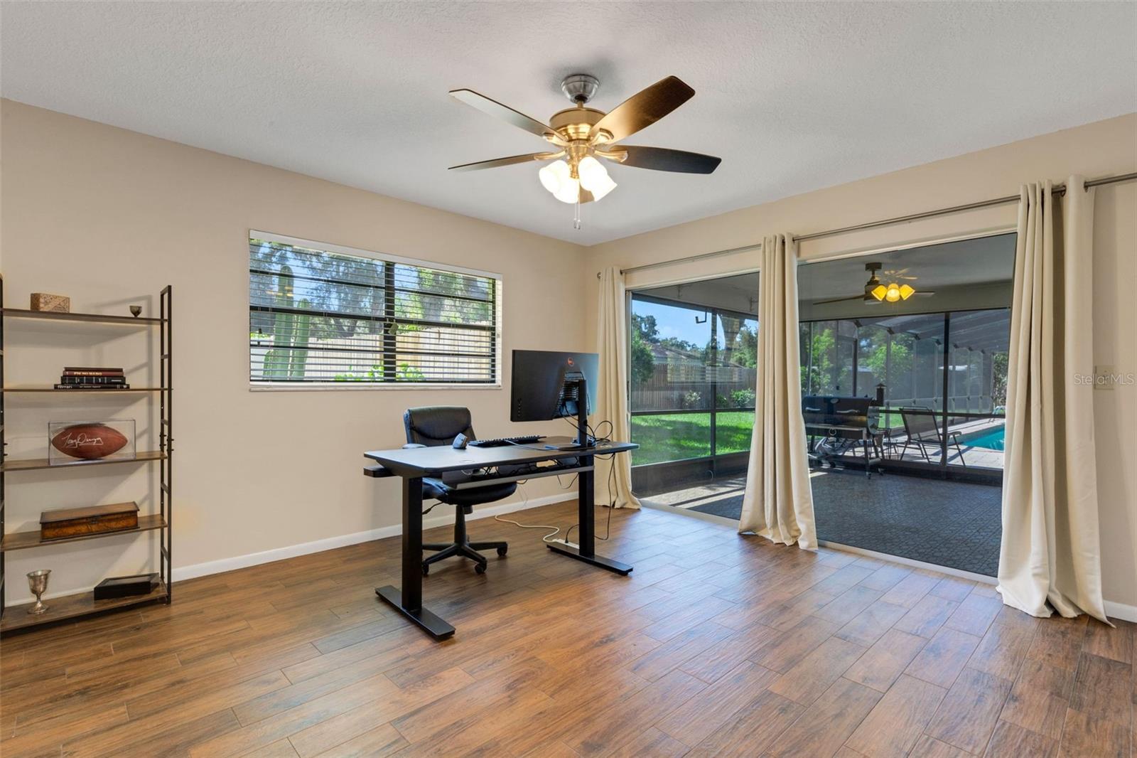 Image 29 of 53 For 6318 Oak Square W