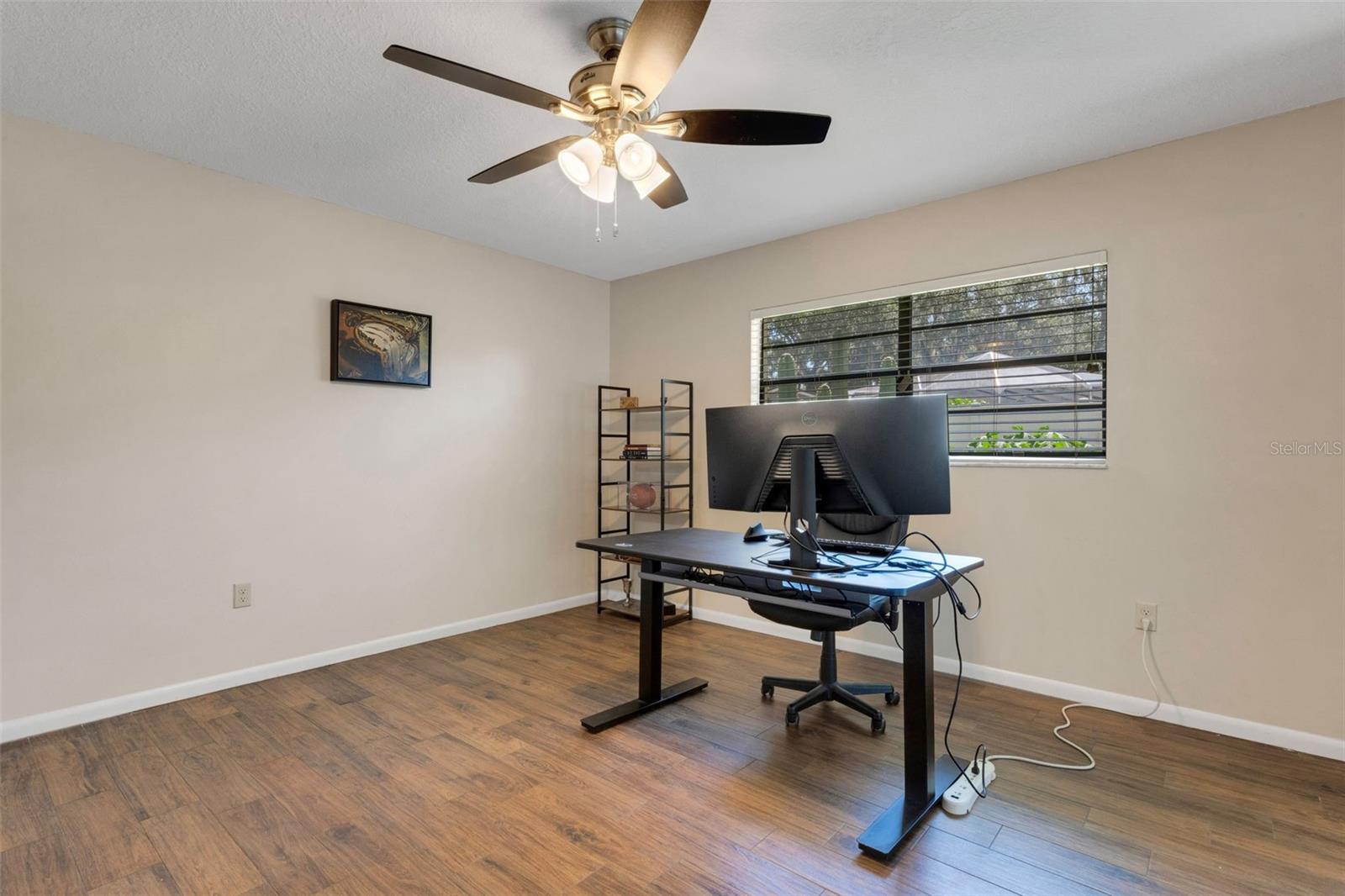 Image 30 of 53 For 6318 Oak Square W