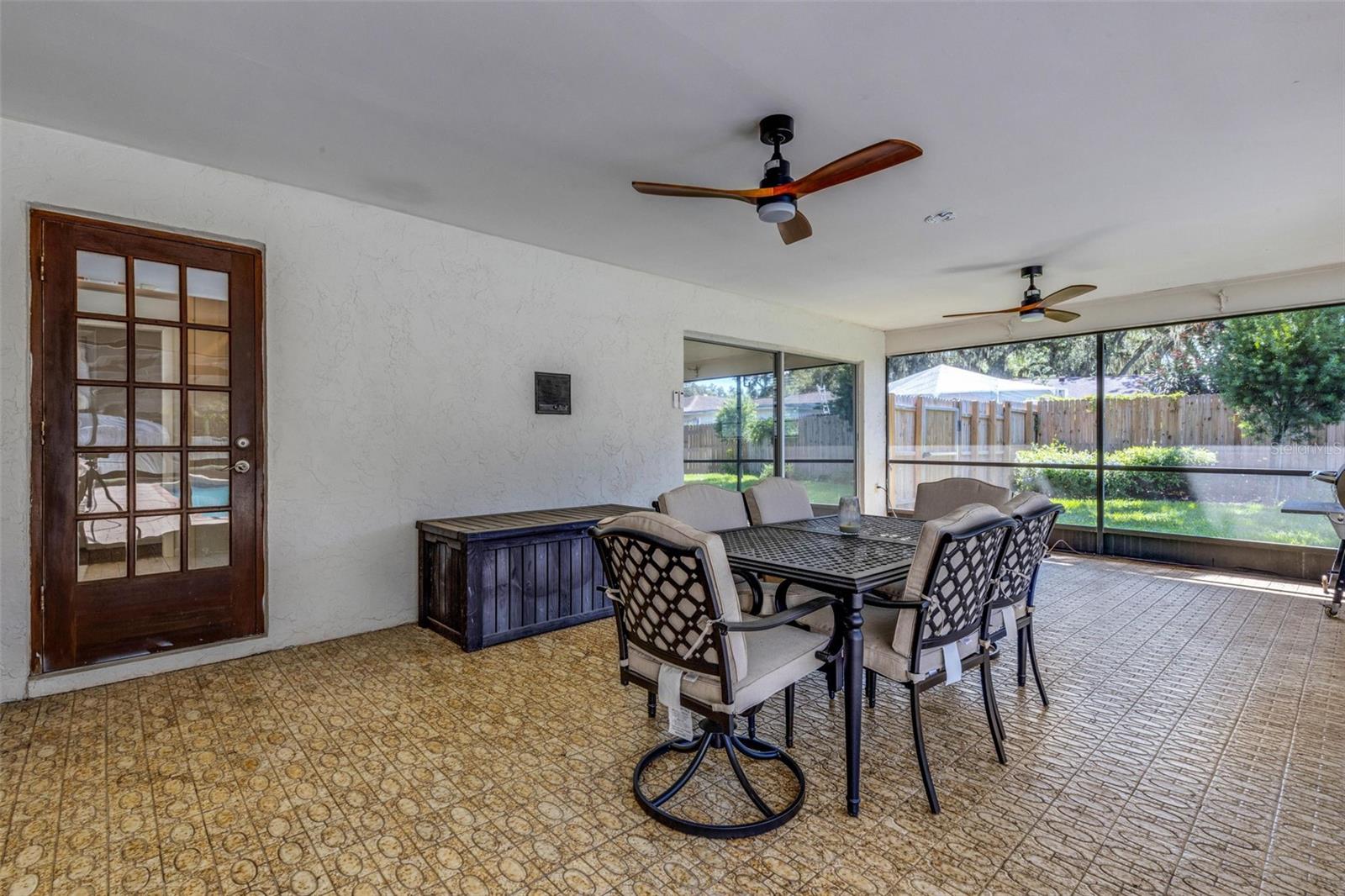 Image 44 of 53 For 6318 Oak Square W