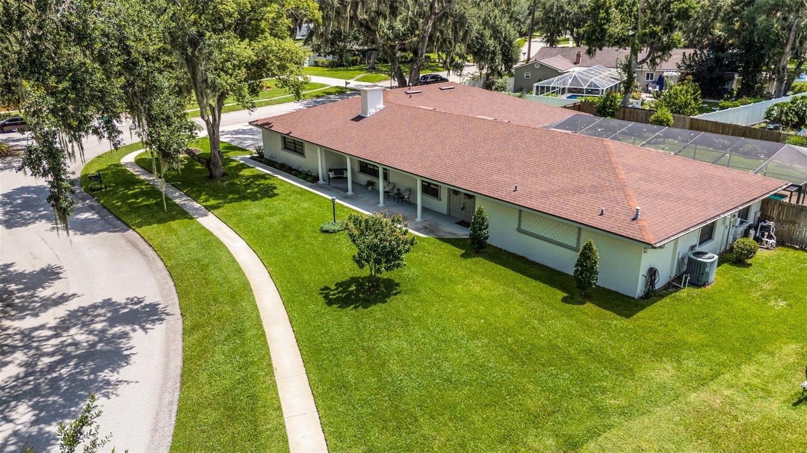 Image 51 of 53 For 6318 Oak Square W