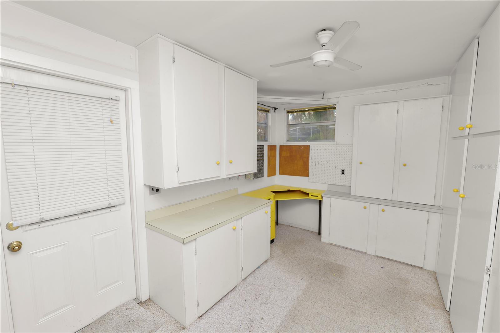 Image 13 of 48 For 2631 Newport Avenue