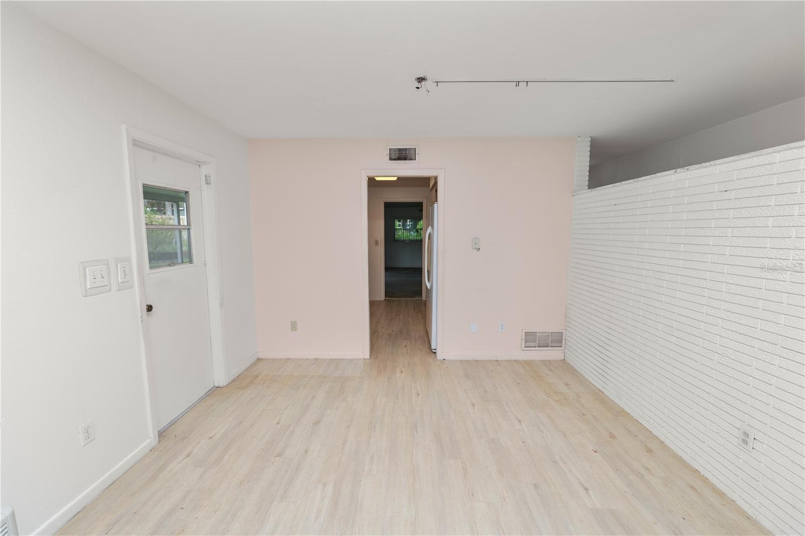 Image 15 of 48 For 2631 Newport Avenue