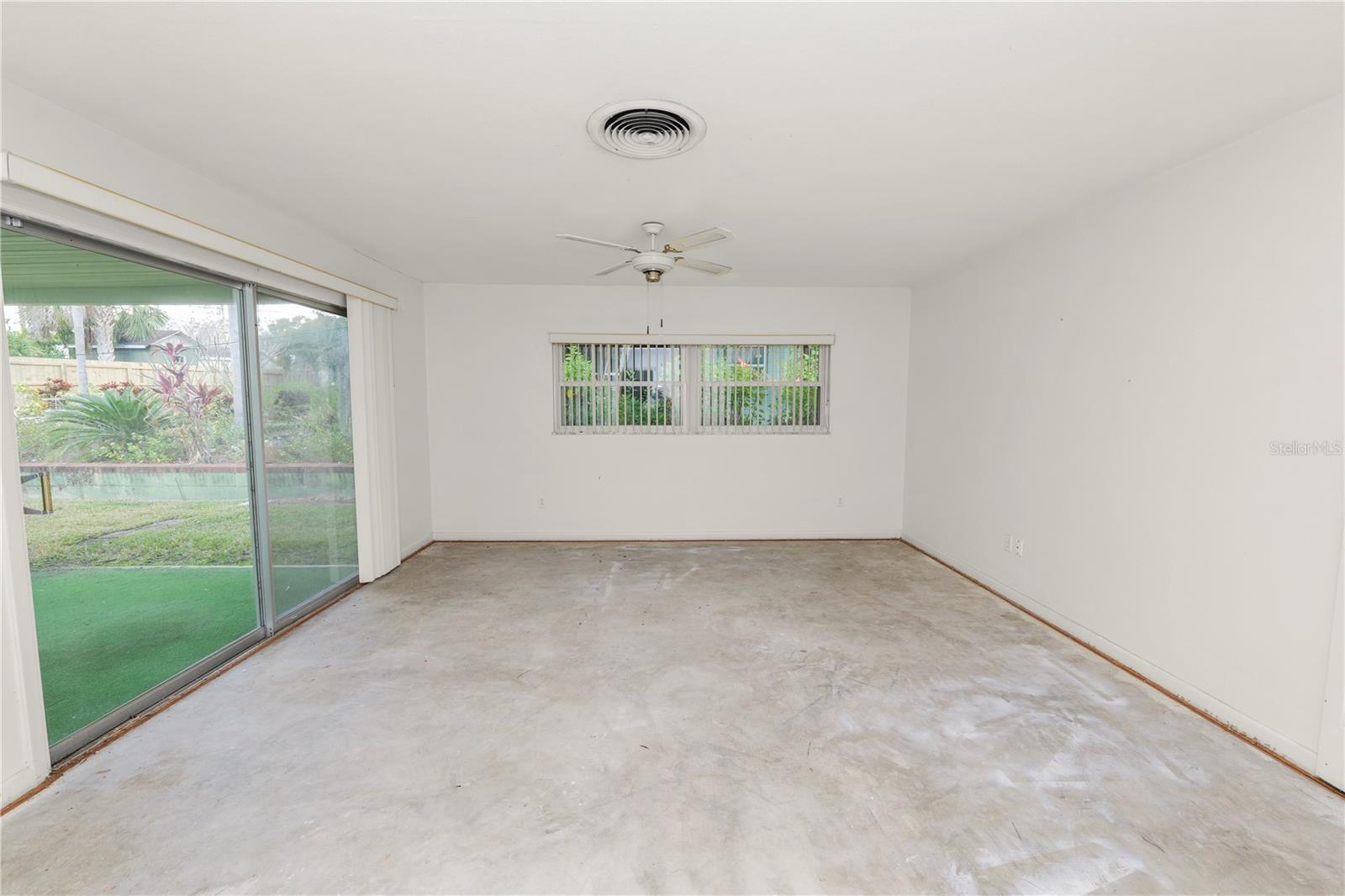 Image 21 of 48 For 2631 Newport Avenue