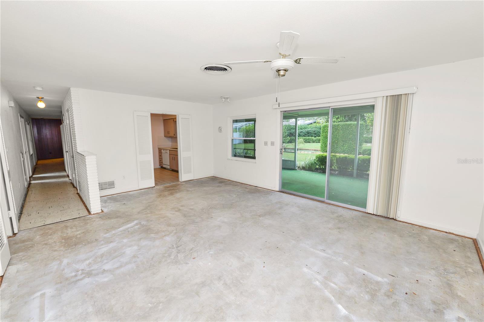 Image 25 of 48 For 2631 Newport Avenue