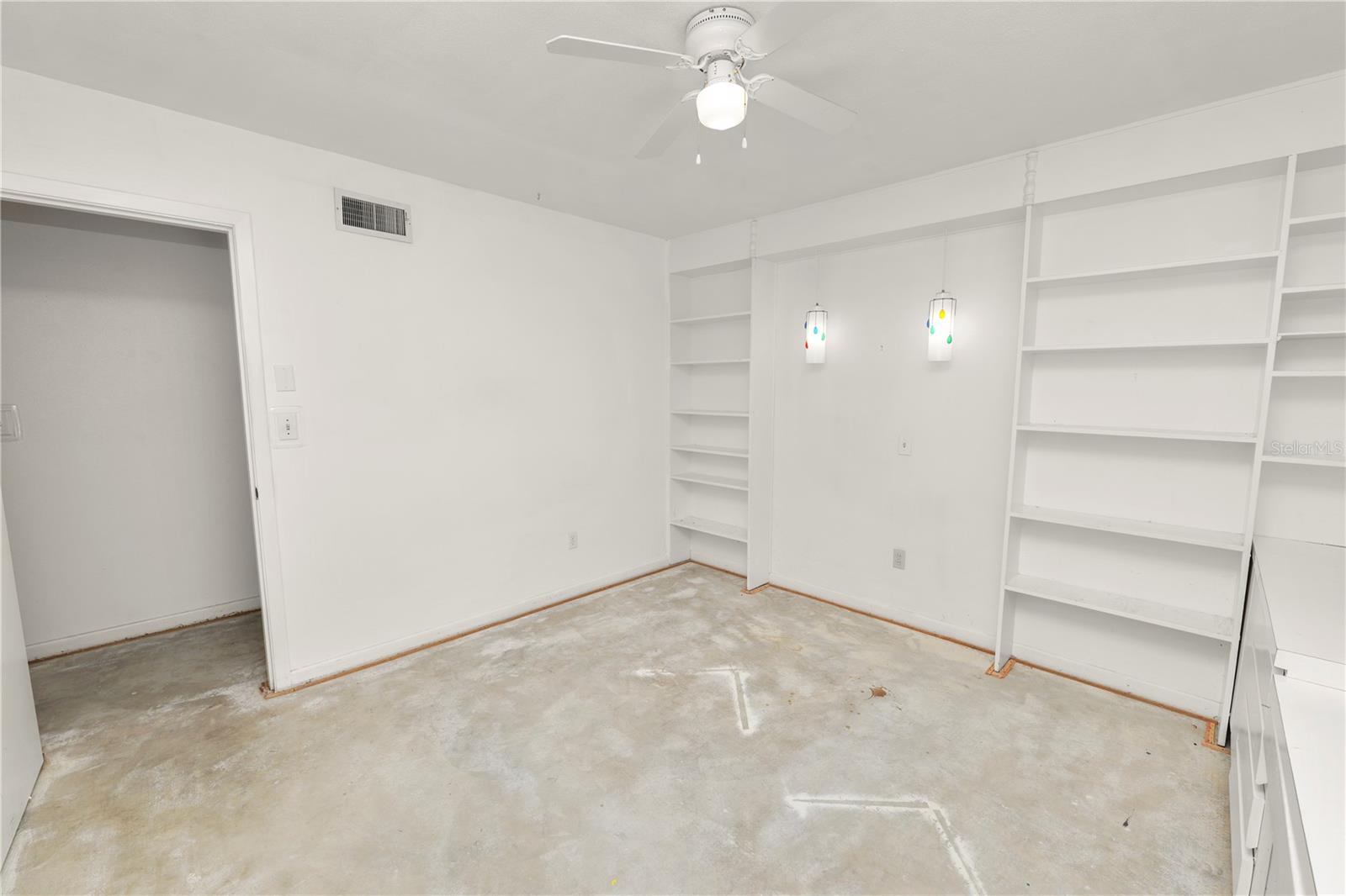 Image 28 of 48 For 2631 Newport Avenue