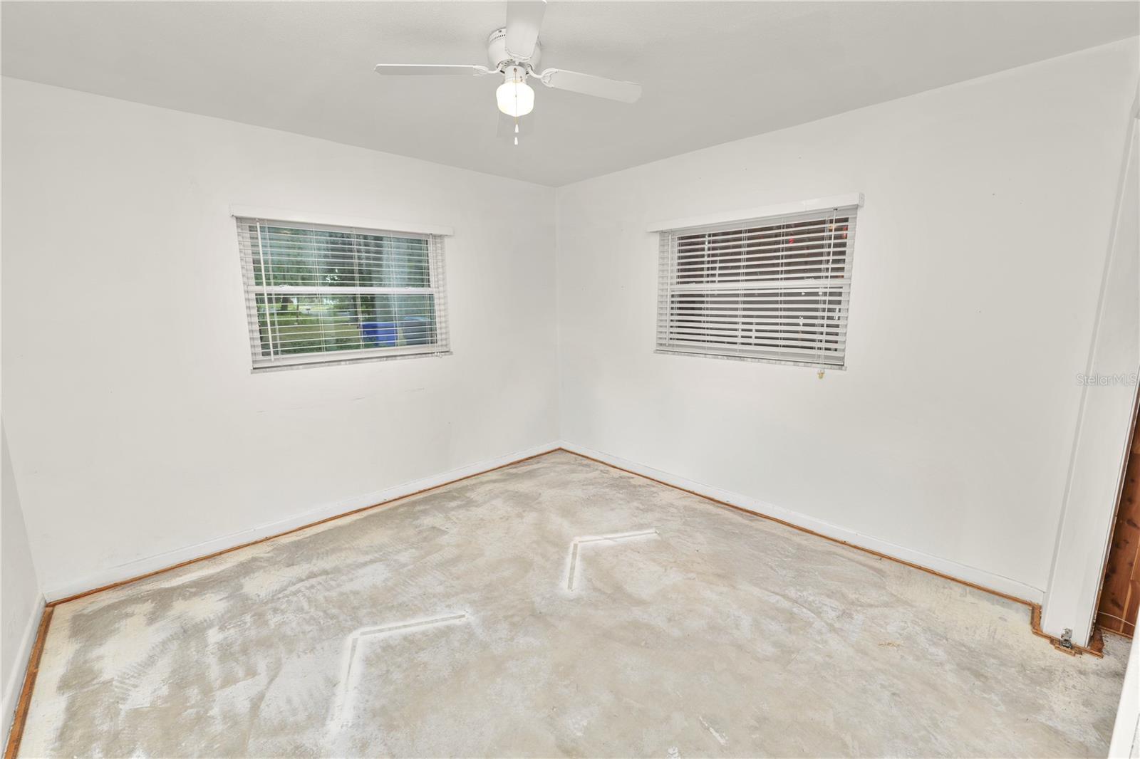 Image 30 of 48 For 2631 Newport Avenue