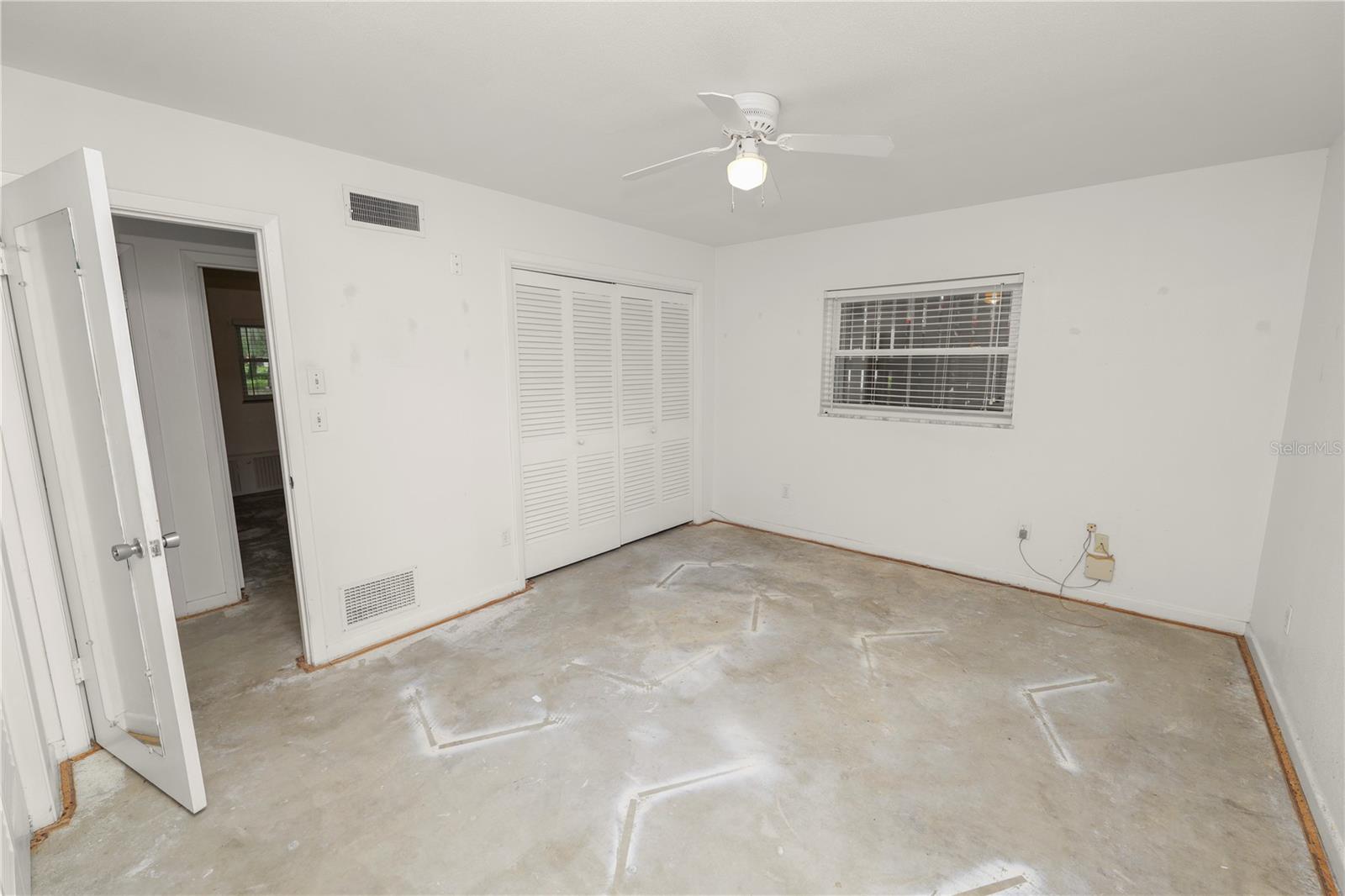 Image 31 of 48 For 2631 Newport Avenue