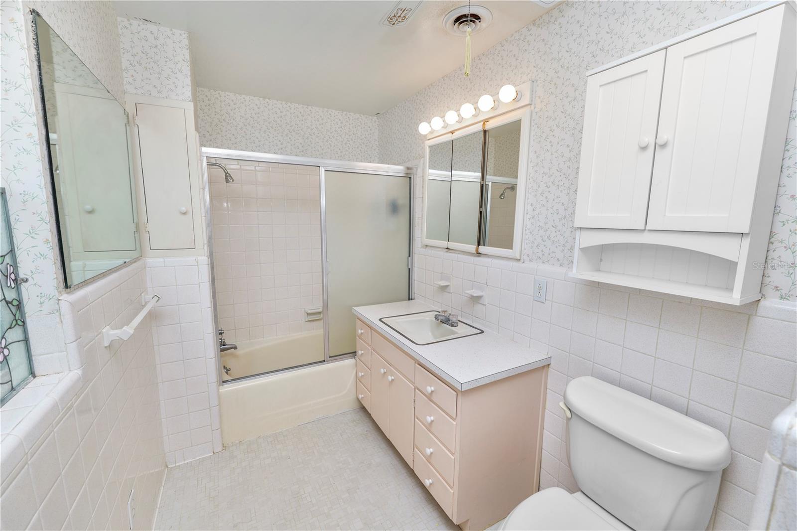 Image 33 of 48 For 2631 Newport Avenue