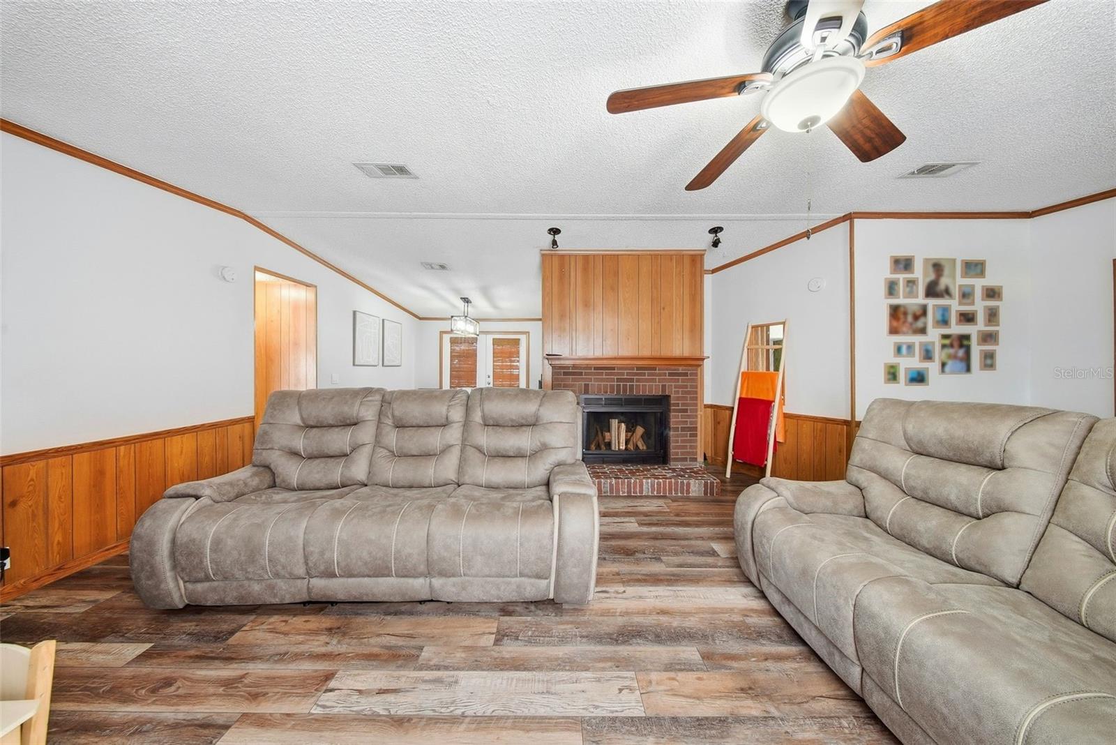 Image 17 of 66 For 6025 Eagle Trail