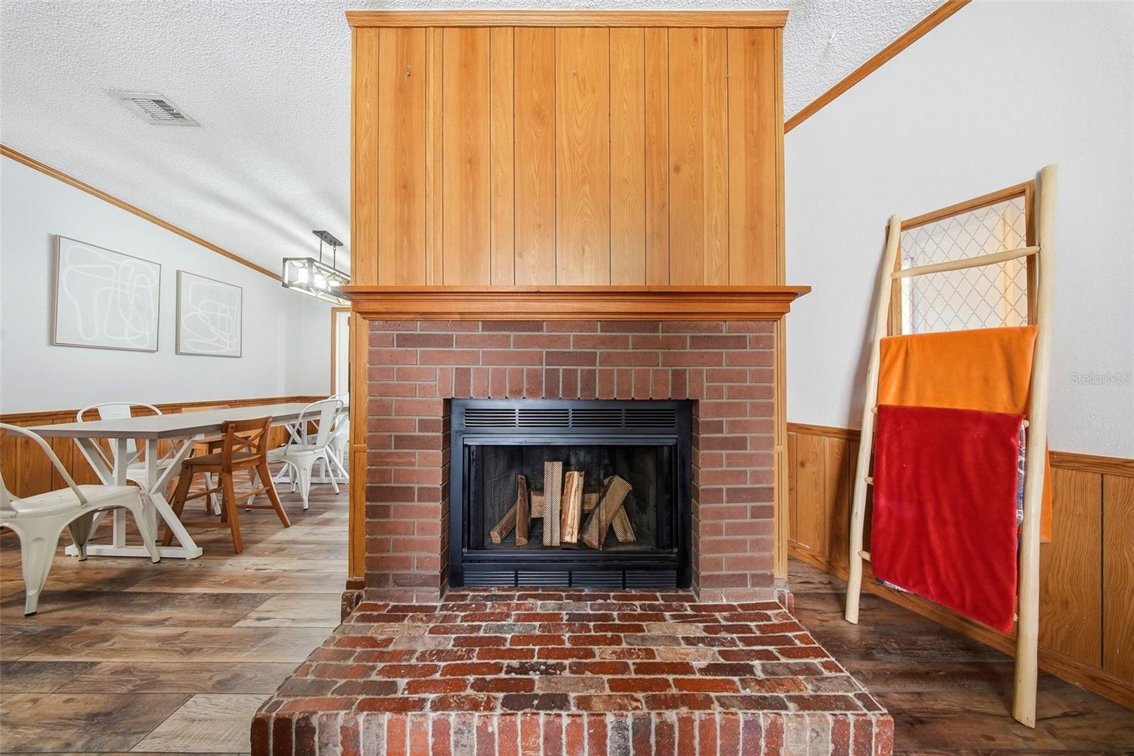 Image 18 of 66 For 6025 Eagle Trail