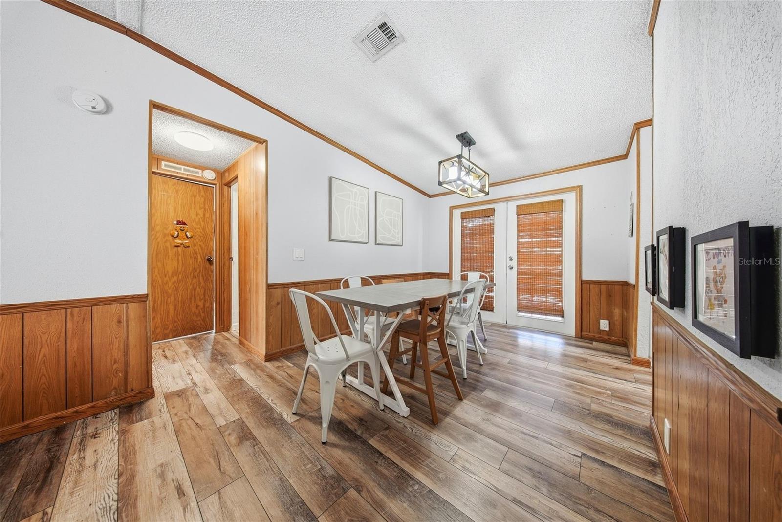 Image 21 of 66 For 6025 Eagle Trail