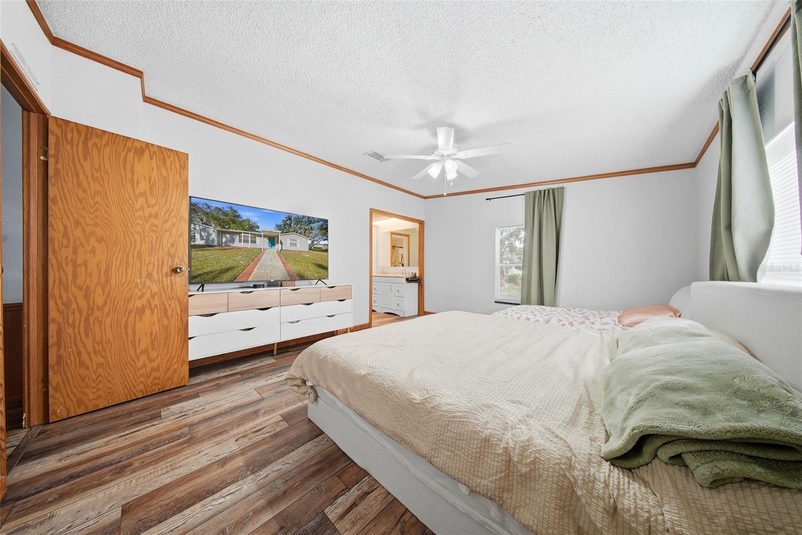 Image 32 of 66 For 6025 Eagle Trail