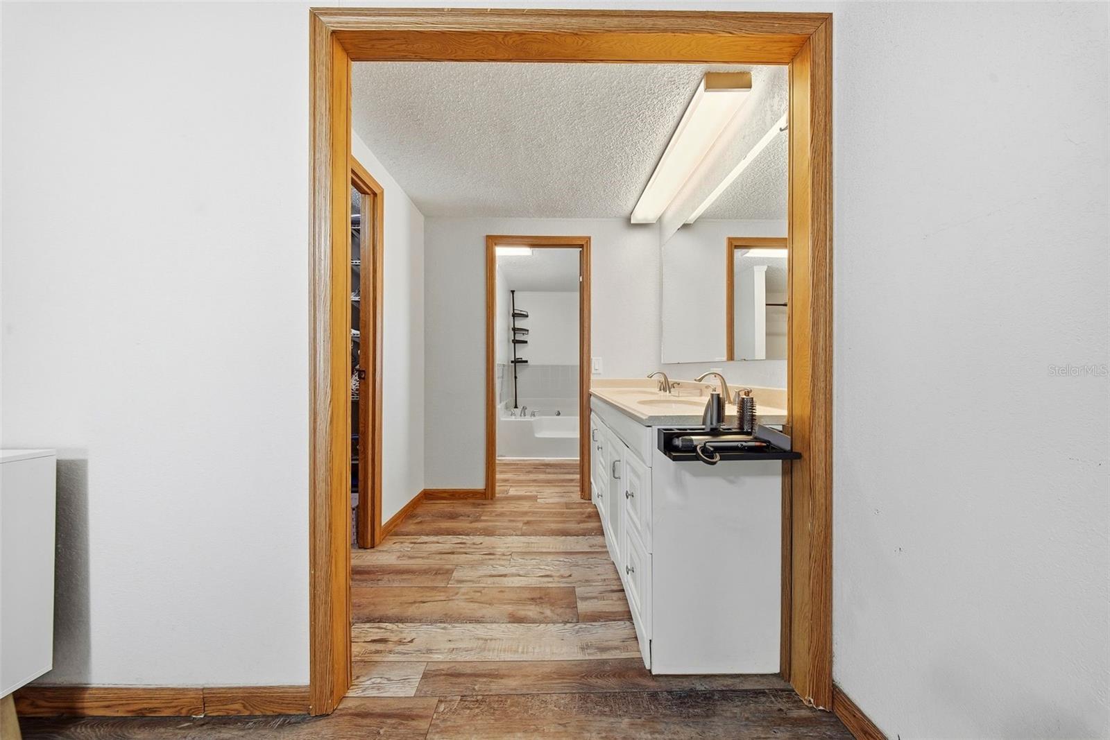 Image 36 of 66 For 6025 Eagle Trail