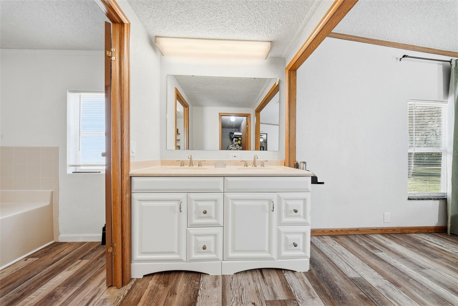 Image 37 of 66 For 6025 Eagle Trail