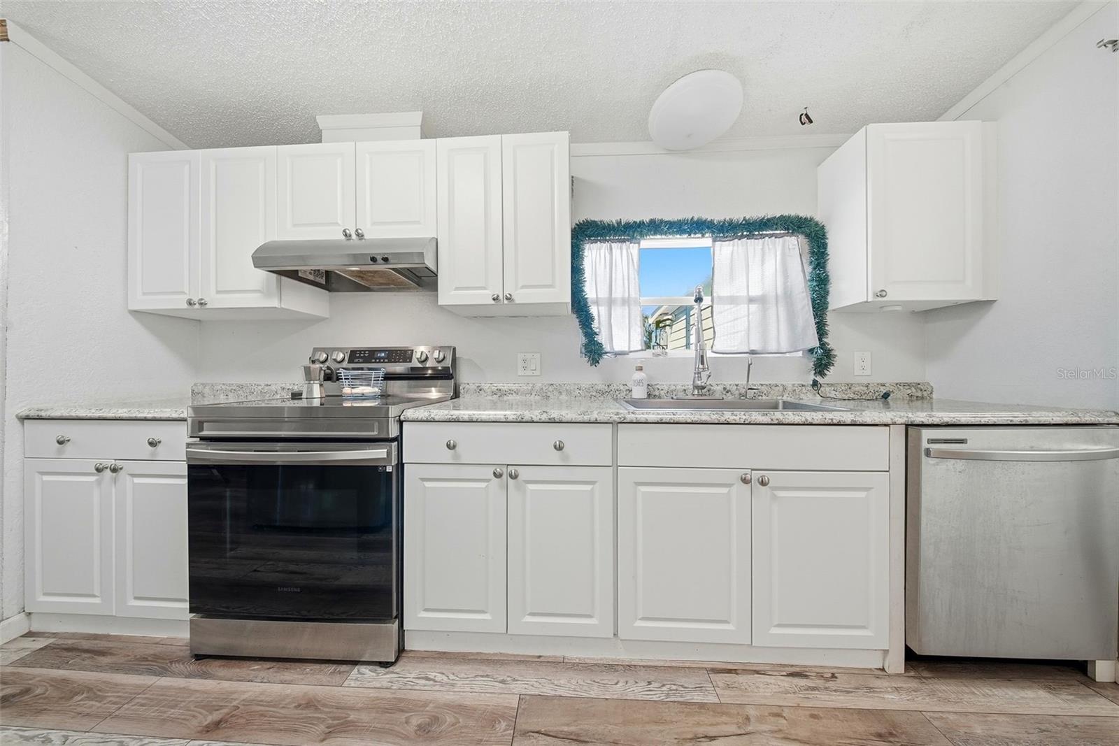 Image 4 of 66 For 6025 Eagle Trail