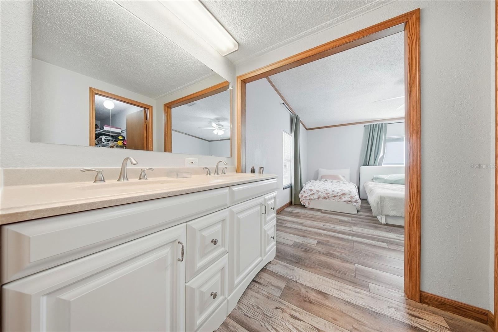 Image 40 of 66 For 6025 Eagle Trail