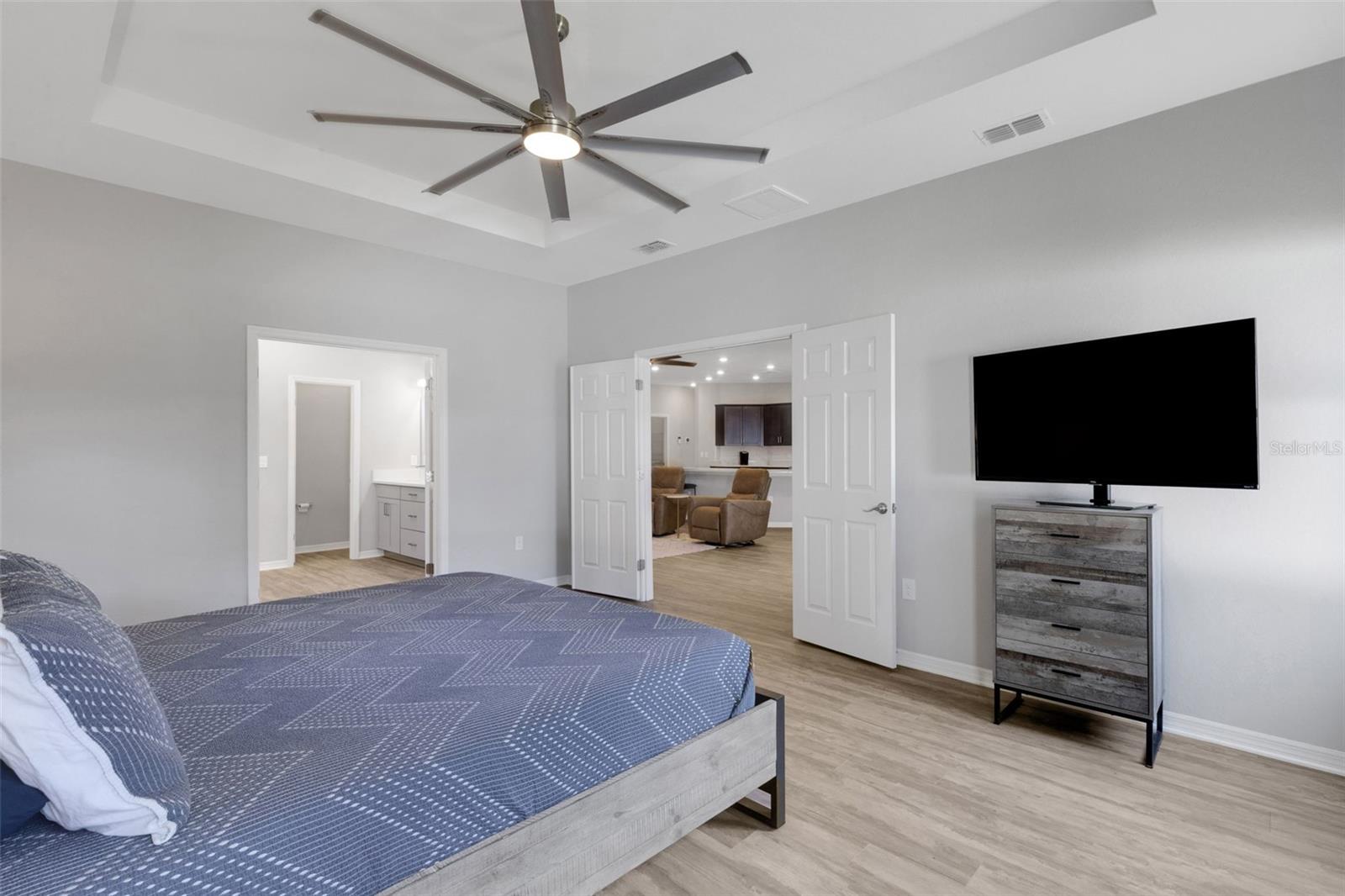 Image 5 of 55 For 149 St Thomas Drive