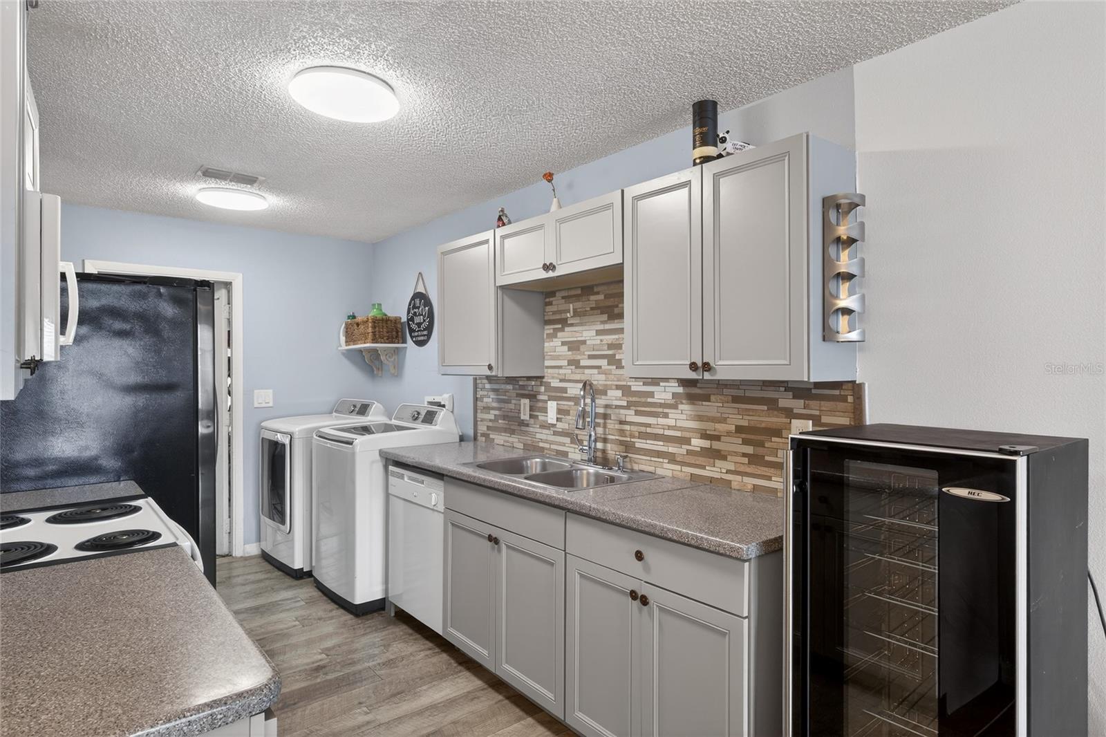 Image 10 of 34 For 622 Ridge Terrace