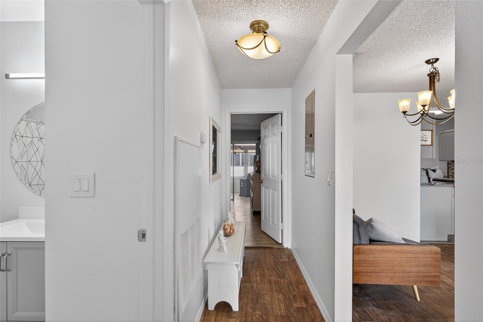 Image 17 of 34 For 622 Ridge Terrace