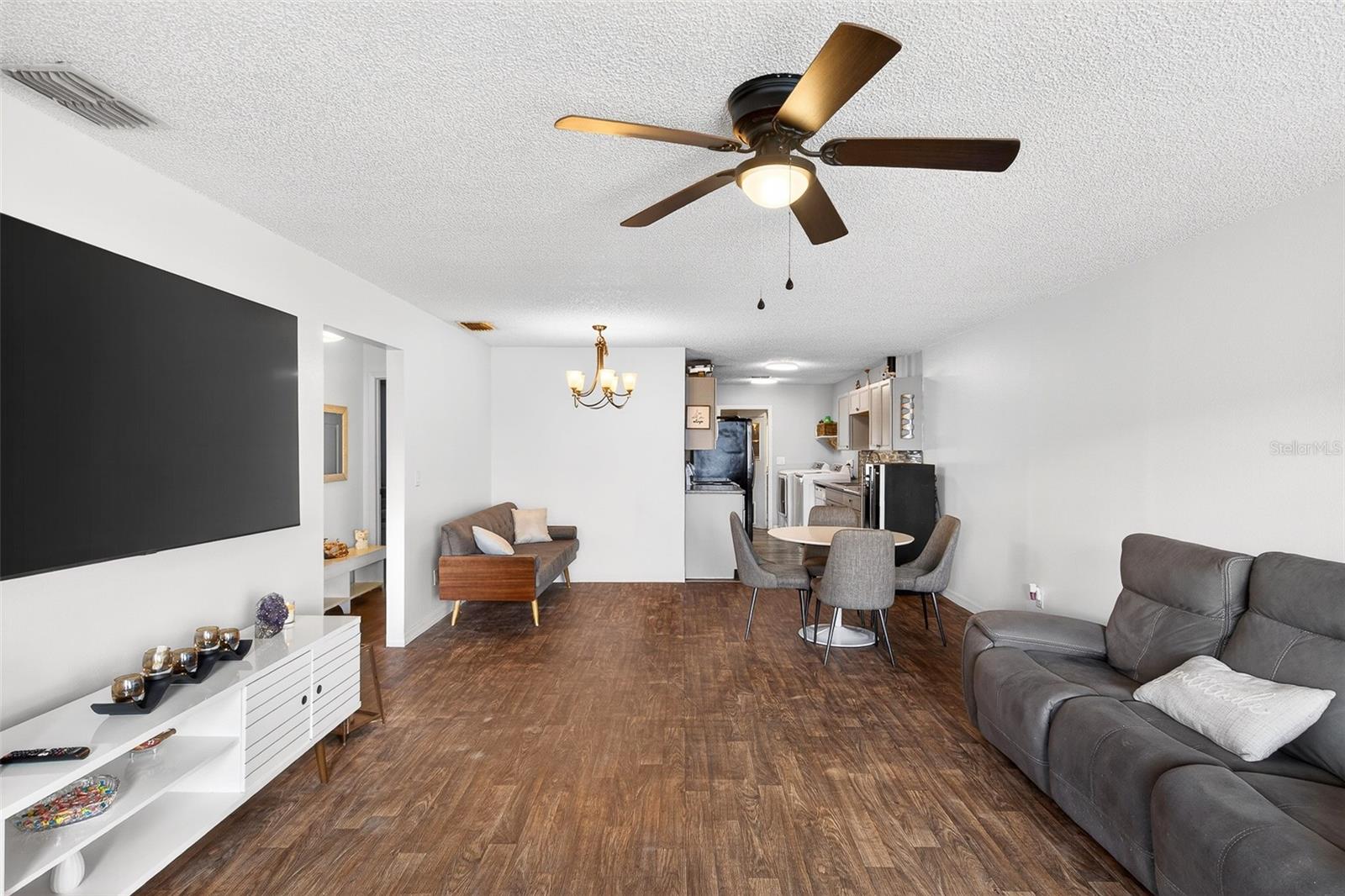 Image 3 of 34 For 622 Ridge Terrace