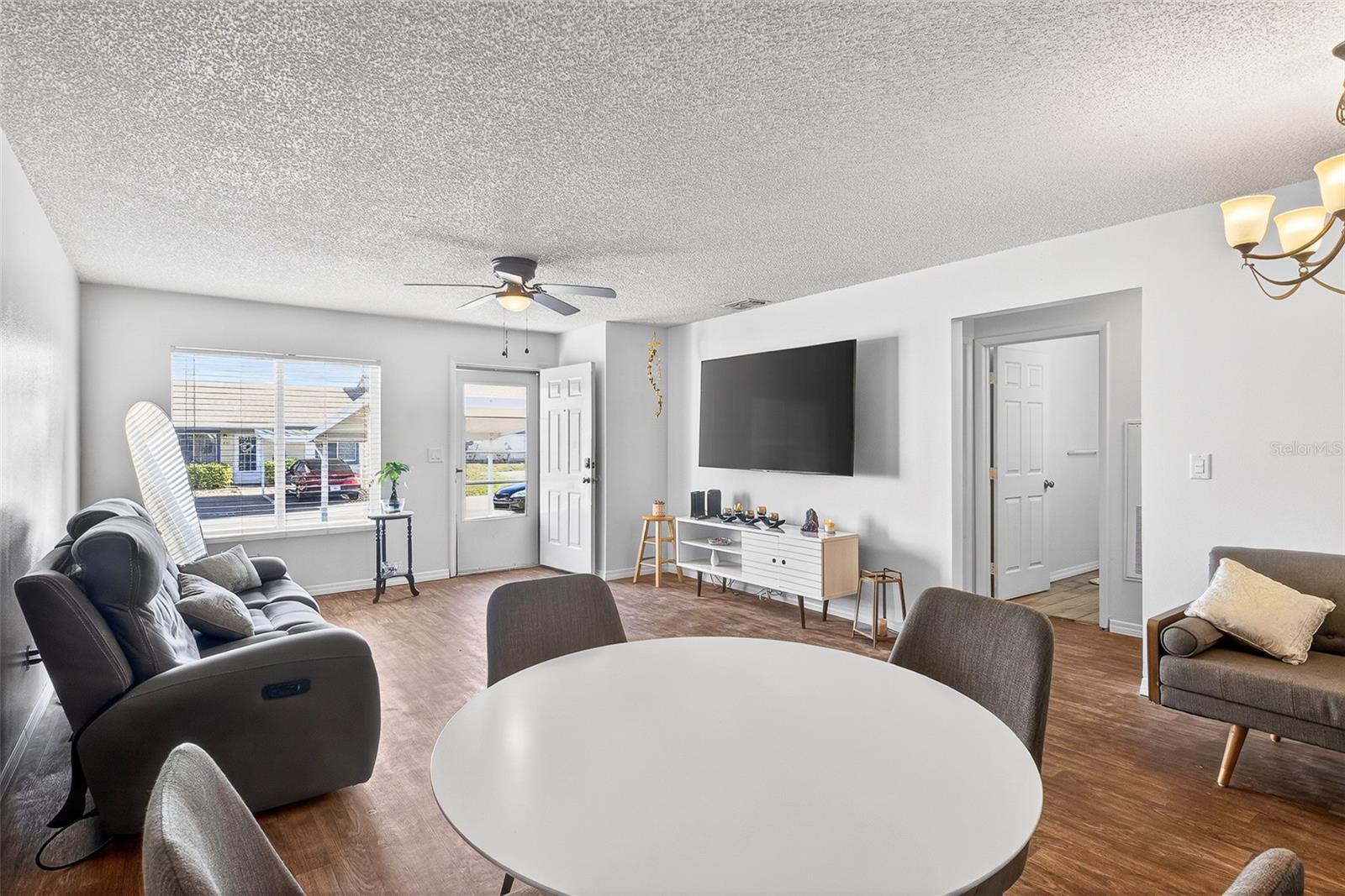 Image 7 of 34 For 622 Ridge Terrace