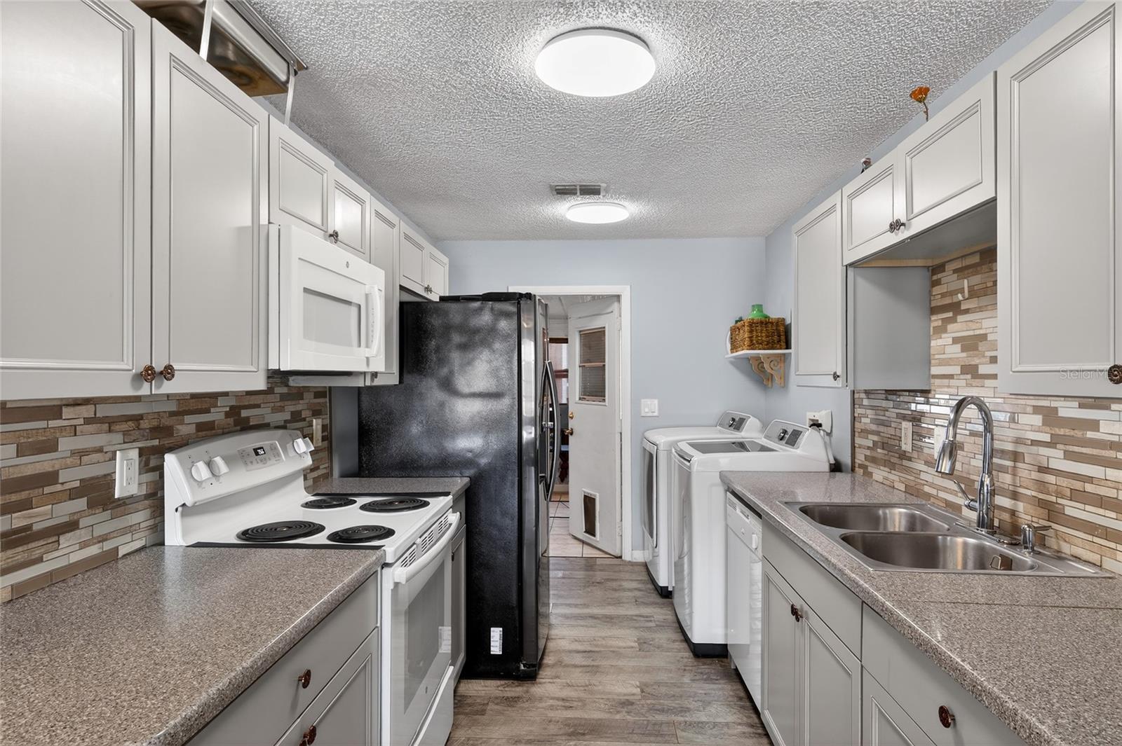 Image 9 of 34 For 622 Ridge Terrace