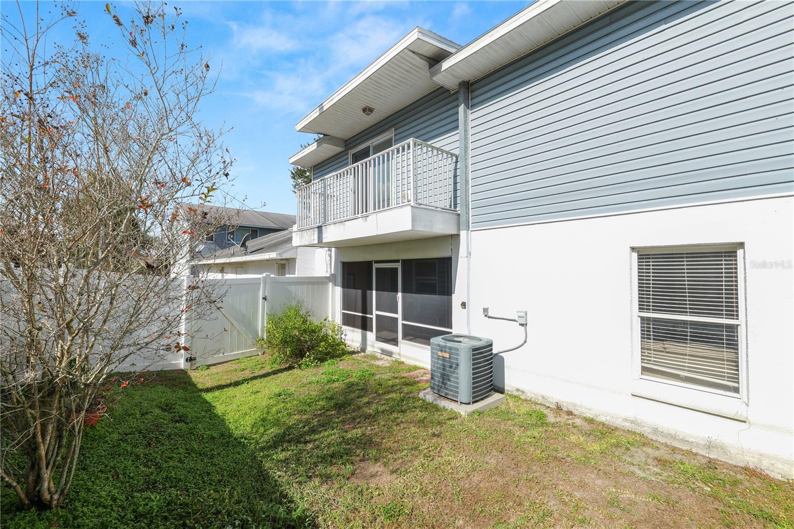 Image 17 of 34 For 222 Carpenters Way 60