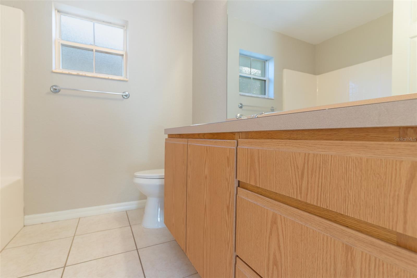 Image 9 of 20 For 137 Eagle Point Boulevard