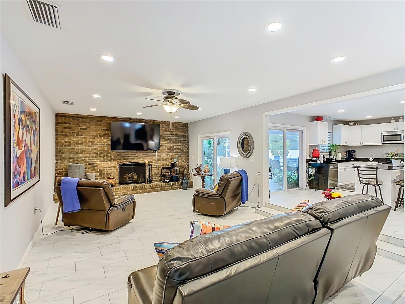 Image 17 of 69 For 3437 Oakview Drive