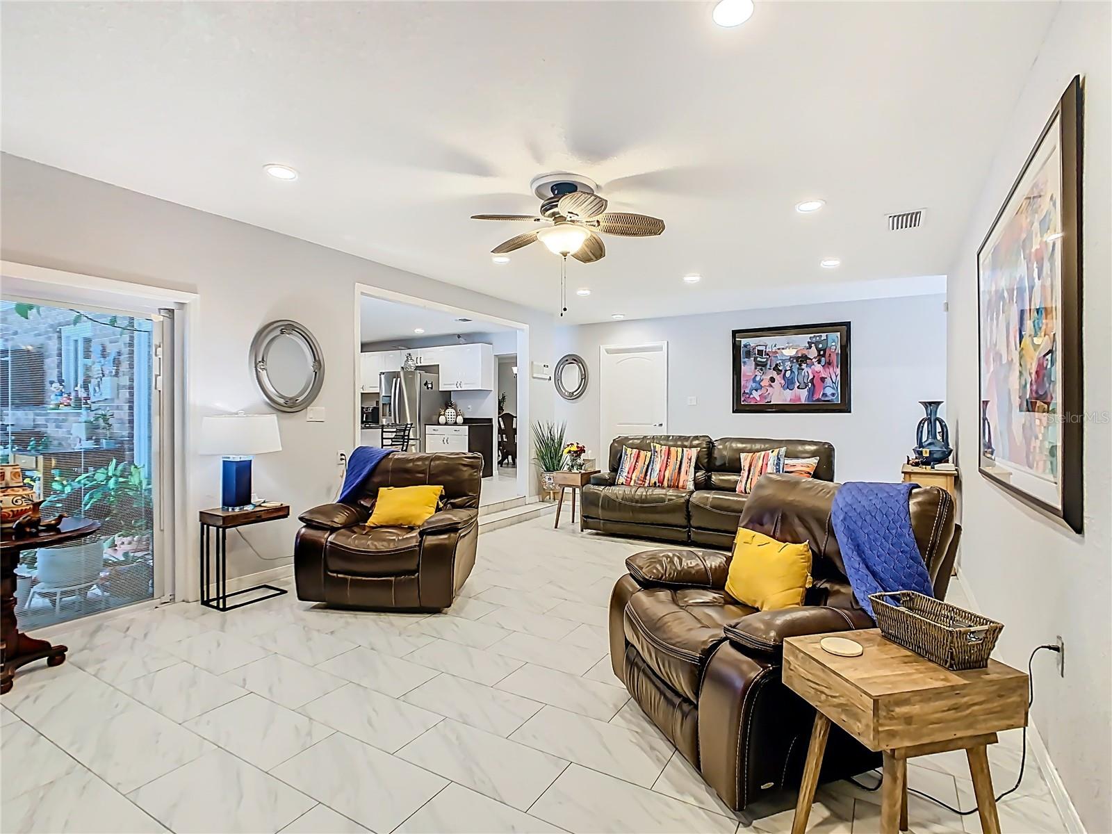 Image 18 of 69 For 3437 Oakview Drive