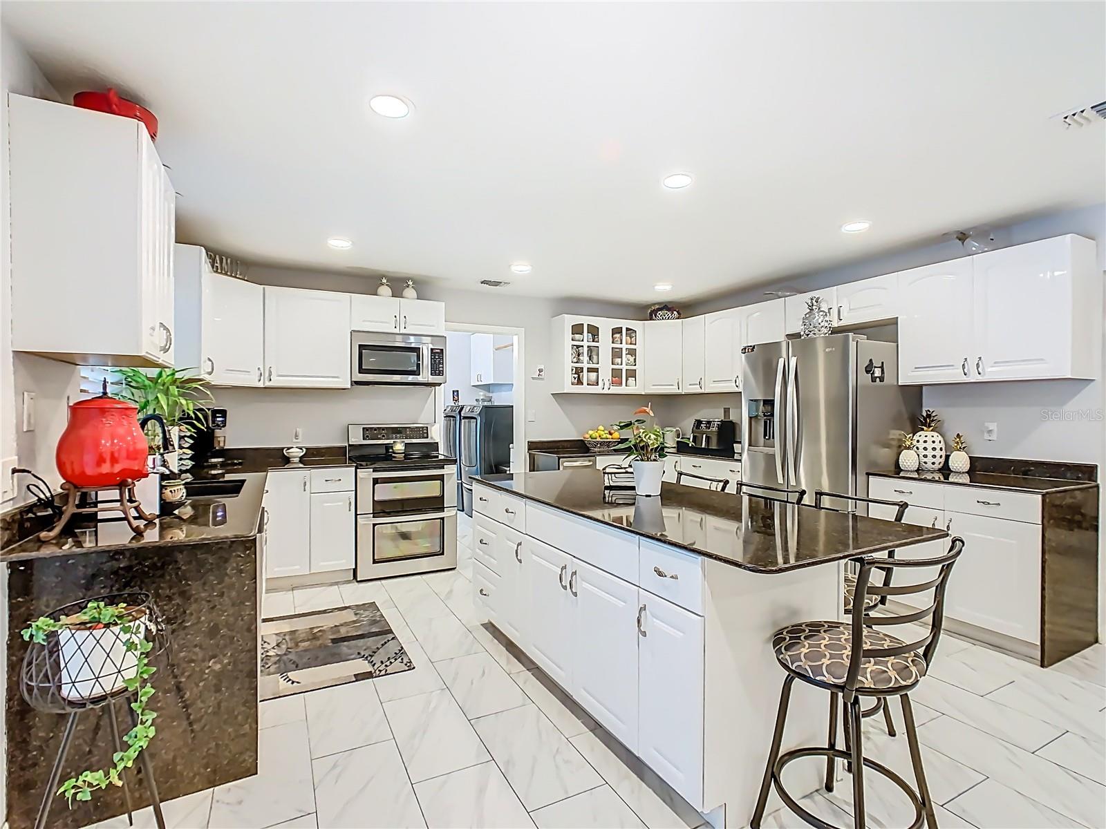 Image 20 of 69 For 3437 Oakview Drive