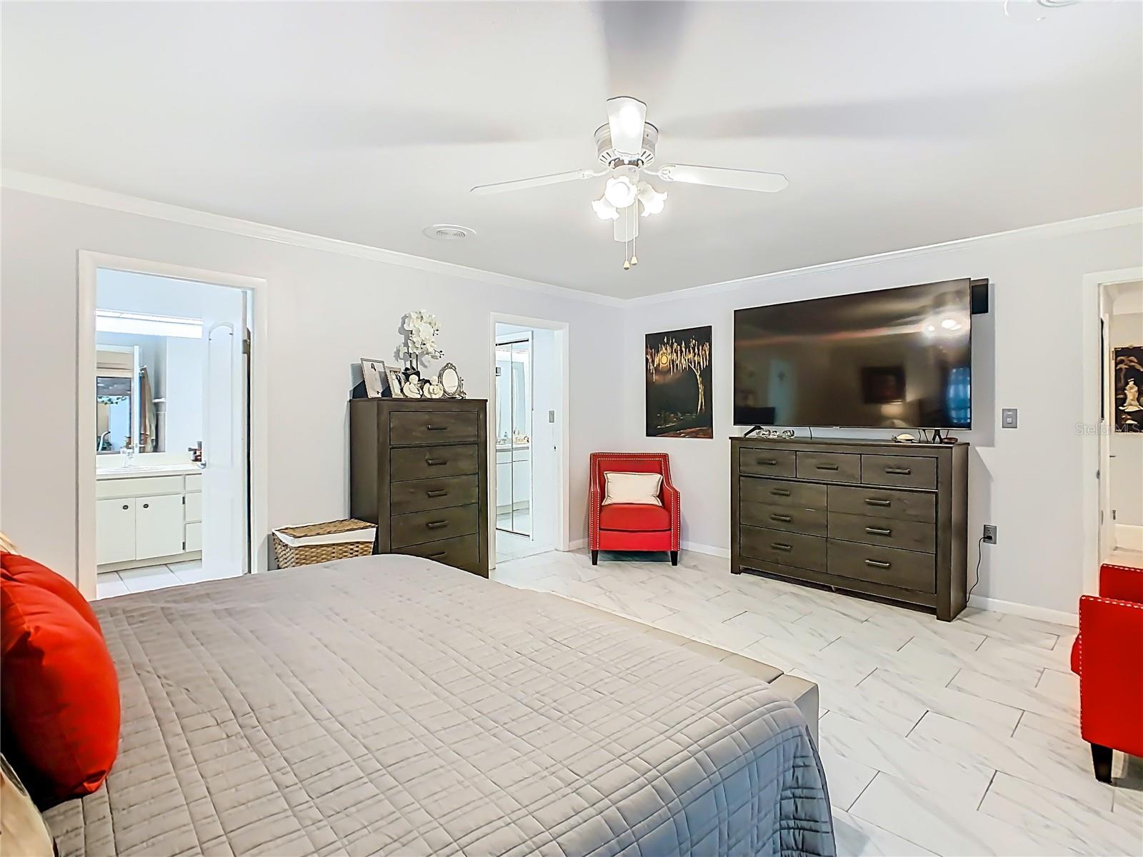 Image 28 of 69 For 3437 Oakview Drive