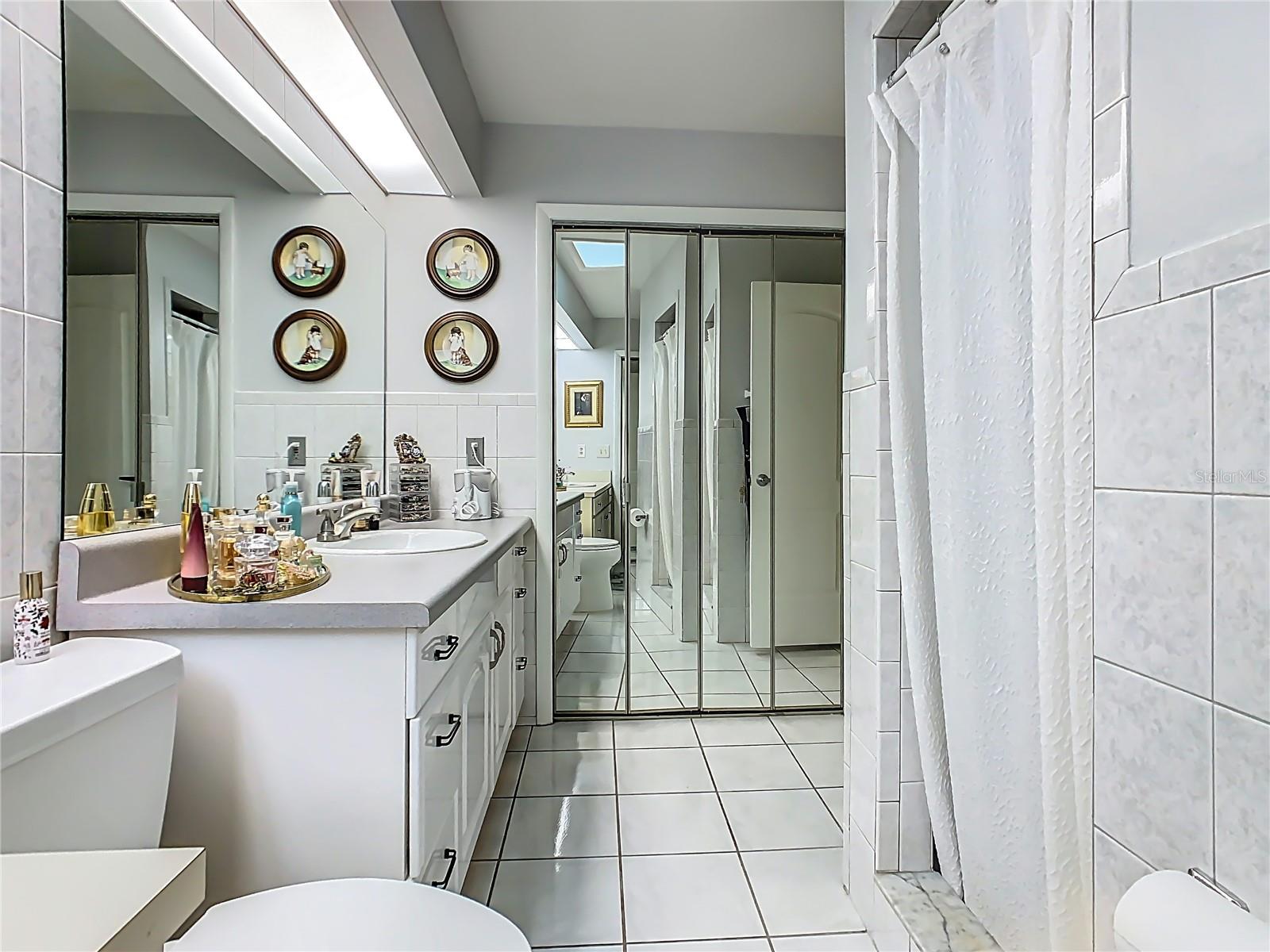 Image 30 of 69 For 3437 Oakview Drive