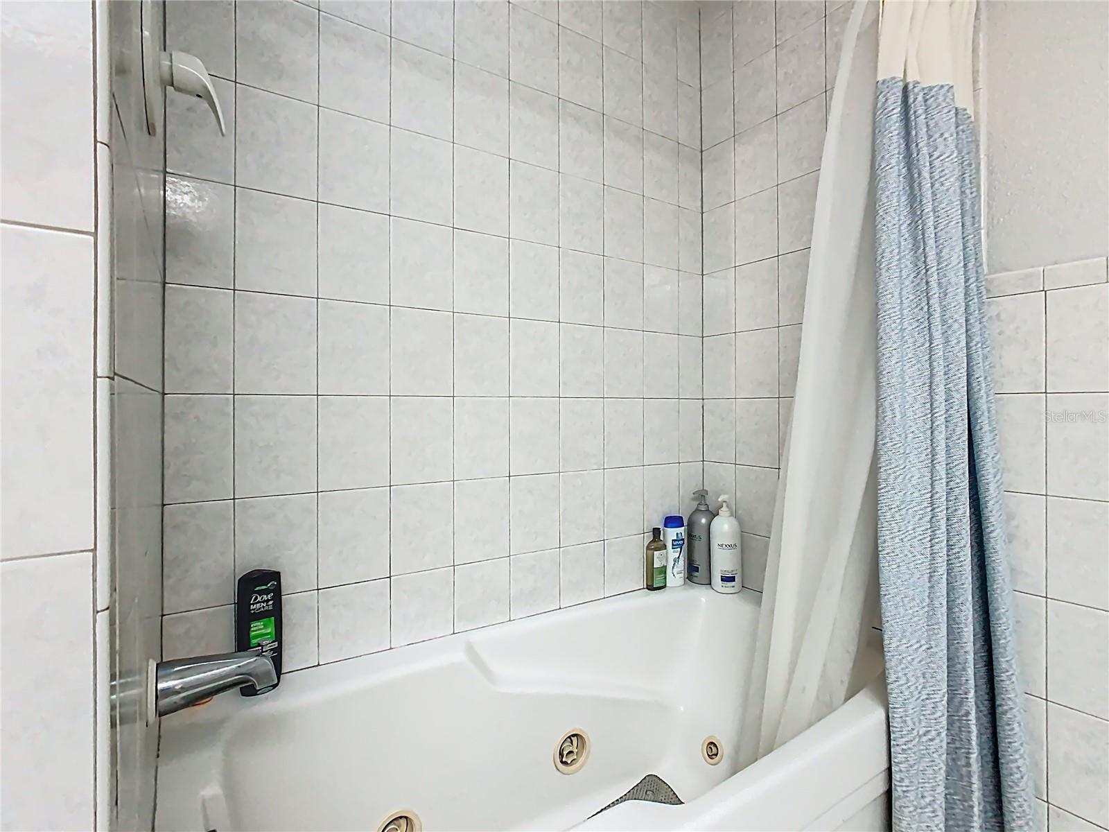 Image 34 of 69 For 3437 Oakview Drive