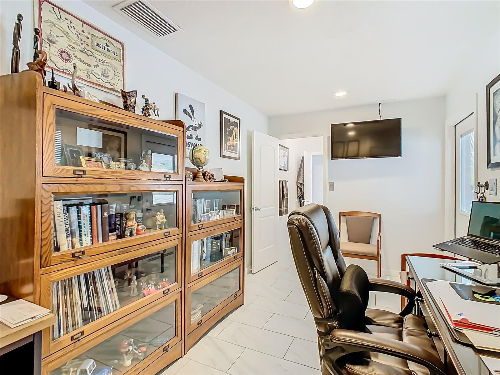 Image 40 of 69 For 3437 Oakview Drive