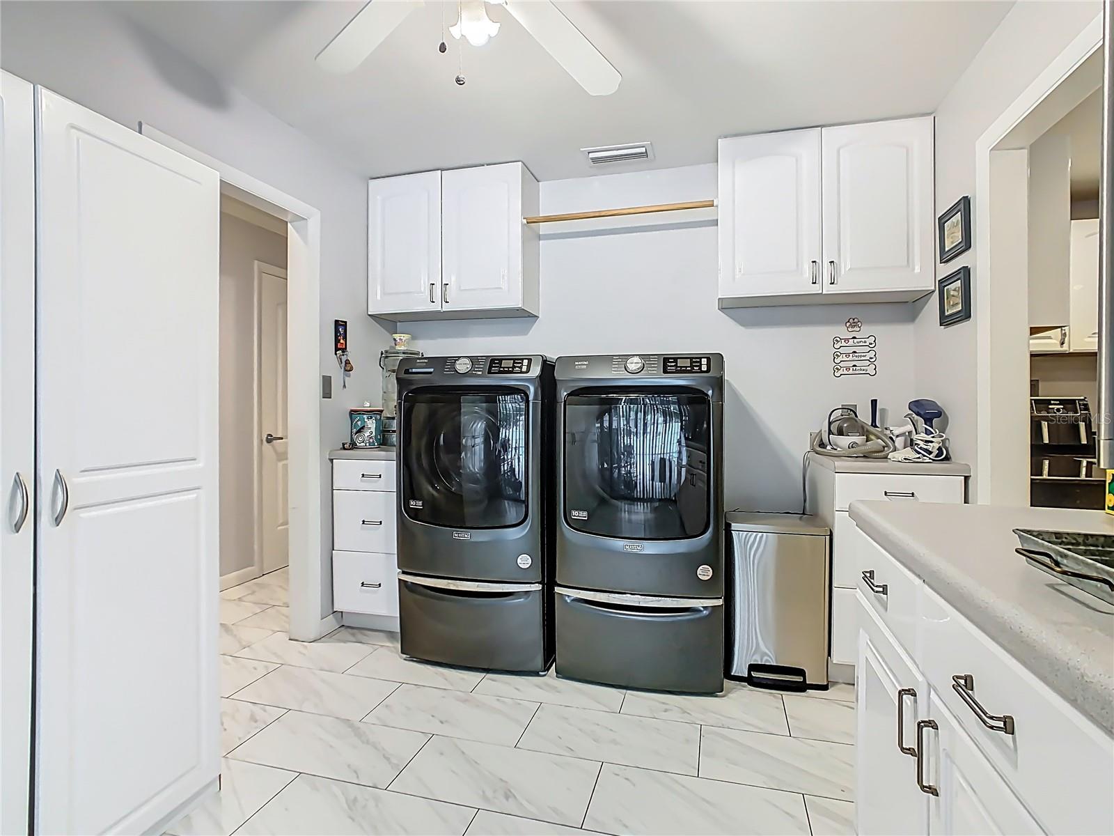 Image 42 of 69 For 3437 Oakview Drive