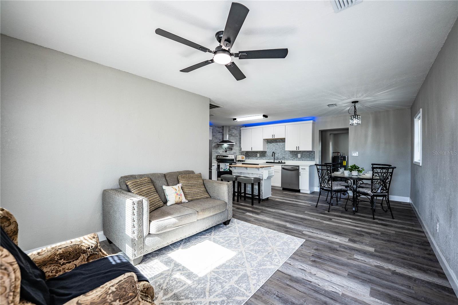 Image 3 of 43 For 115 Flamingo Drive